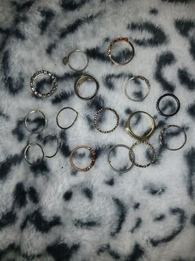 16 Piece Mixed Metal Stackable Women's Ring Set - Silver, Gold, Rose
